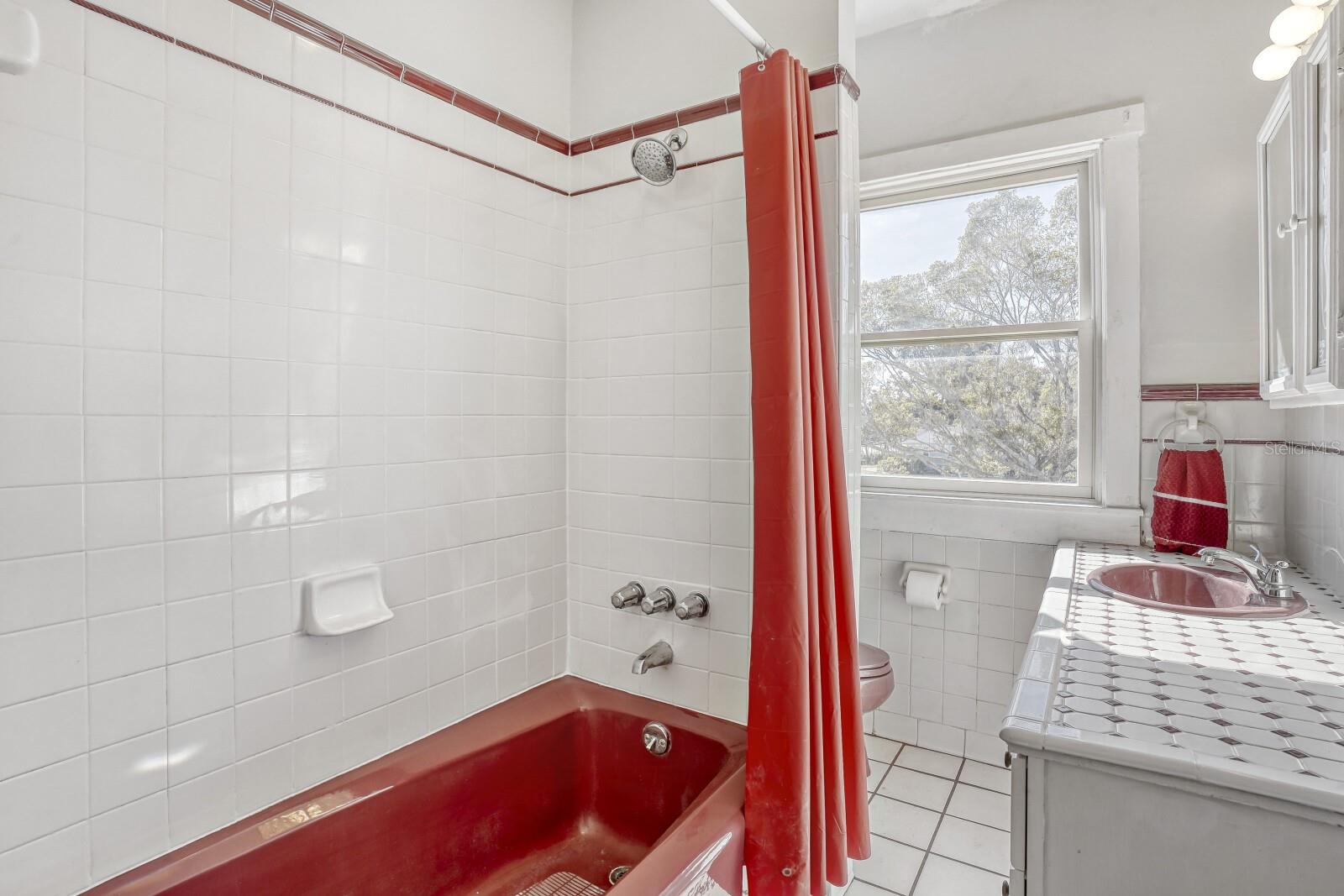 MAIN STREET - Residential