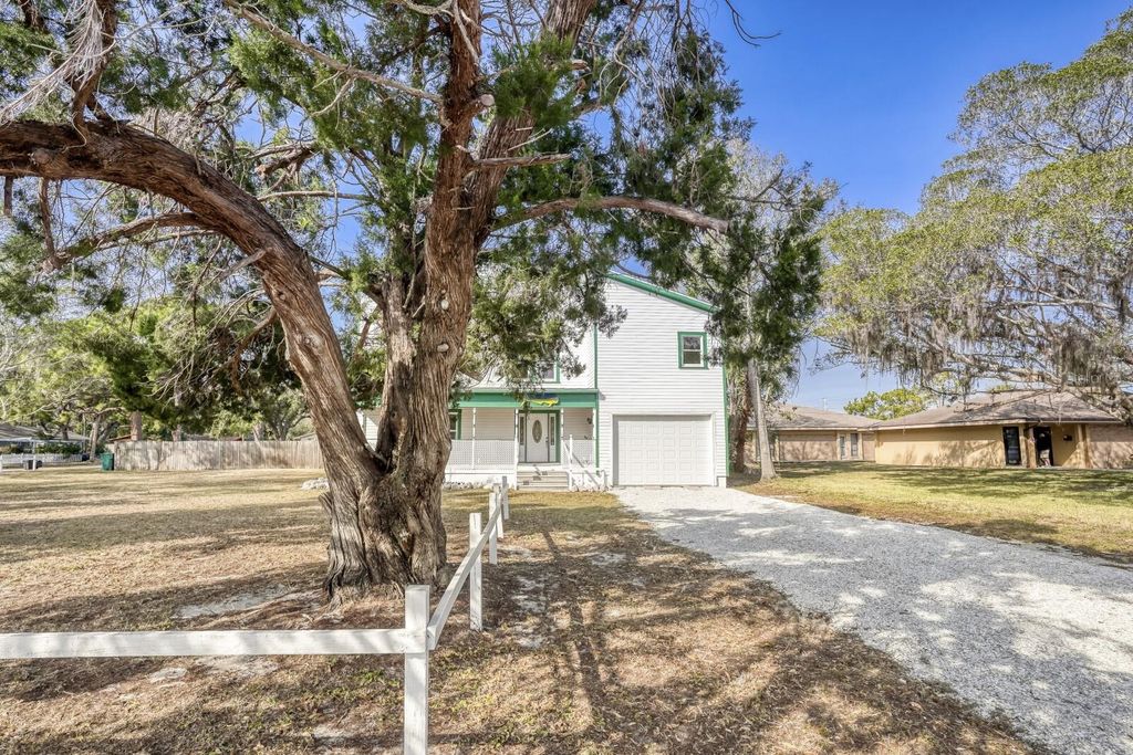 Photo of 1605 10th Avenue W, Palmetto, FL 34221 (MLS # TB8471067)