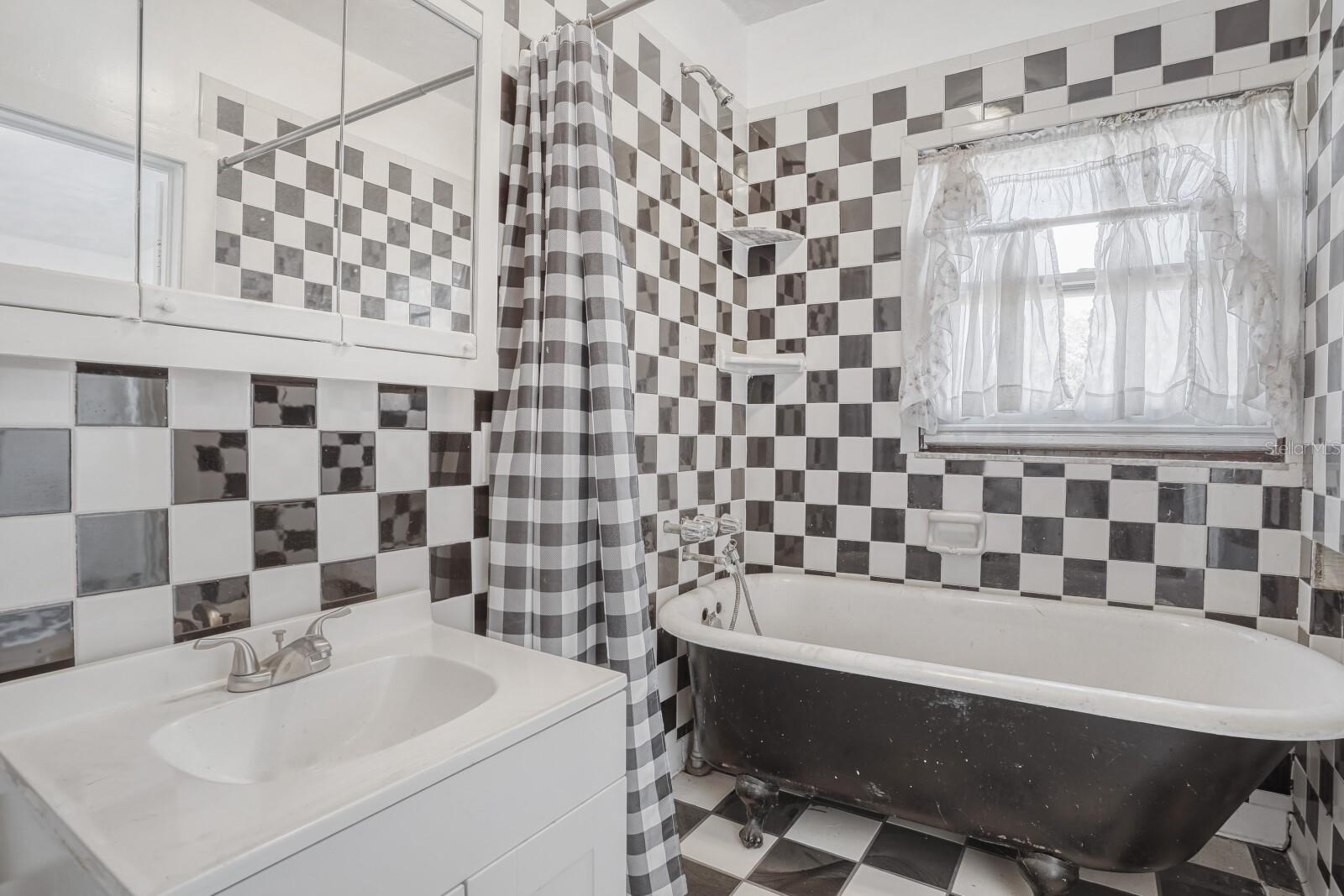 MAIN STREET - Residential