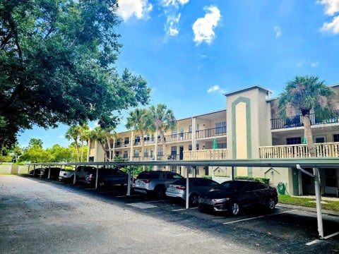 Photo of 11620 Park Boulevard #303, Seminole, FL 33772 (MLS # TB8555496)