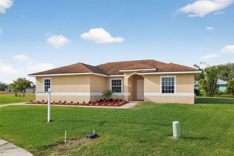 Photo of 1216 Heavitree Court, Sebring, FL 33876 (MLS # O6368293)