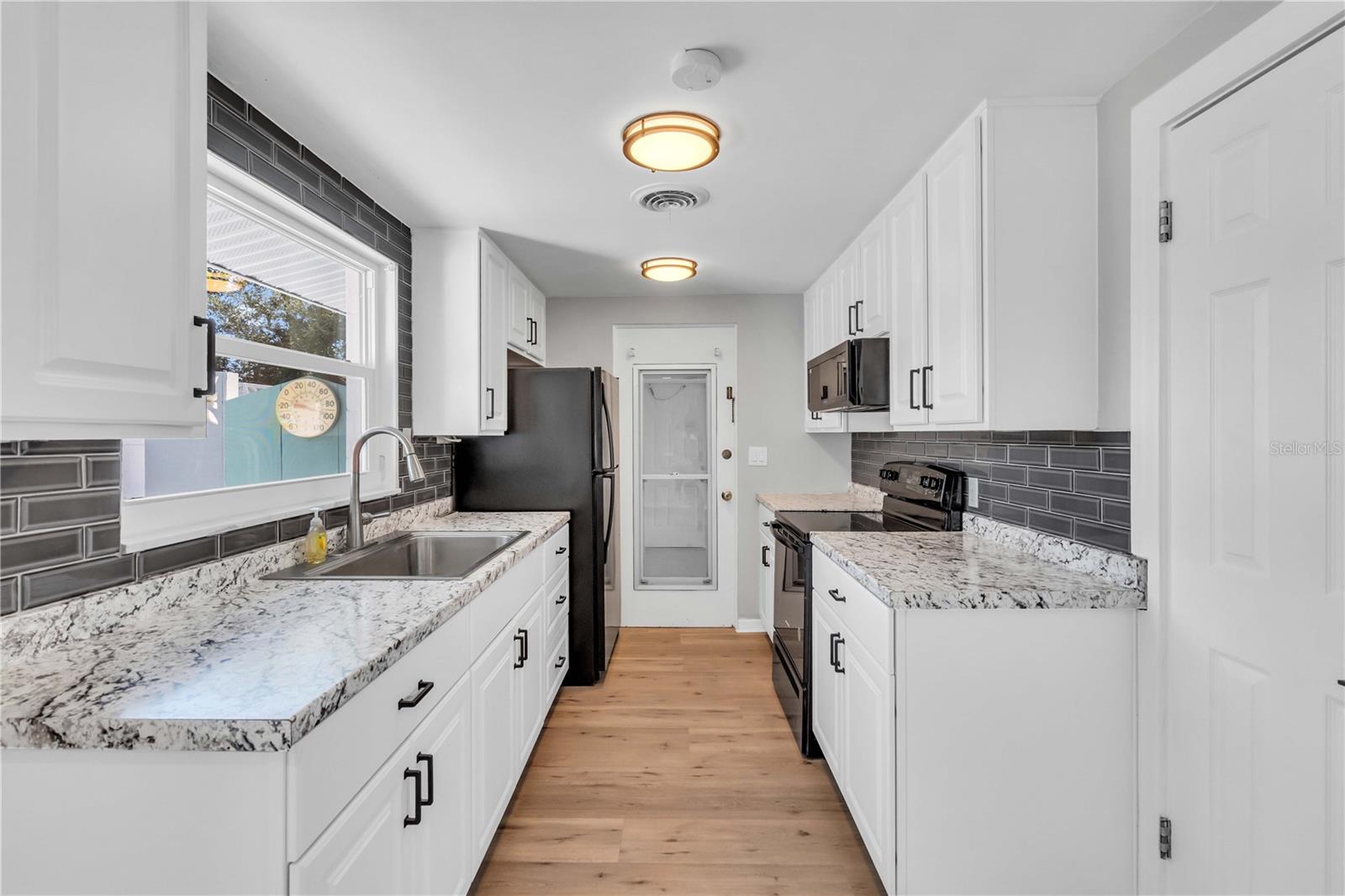 SUNSET BEACH - Residential