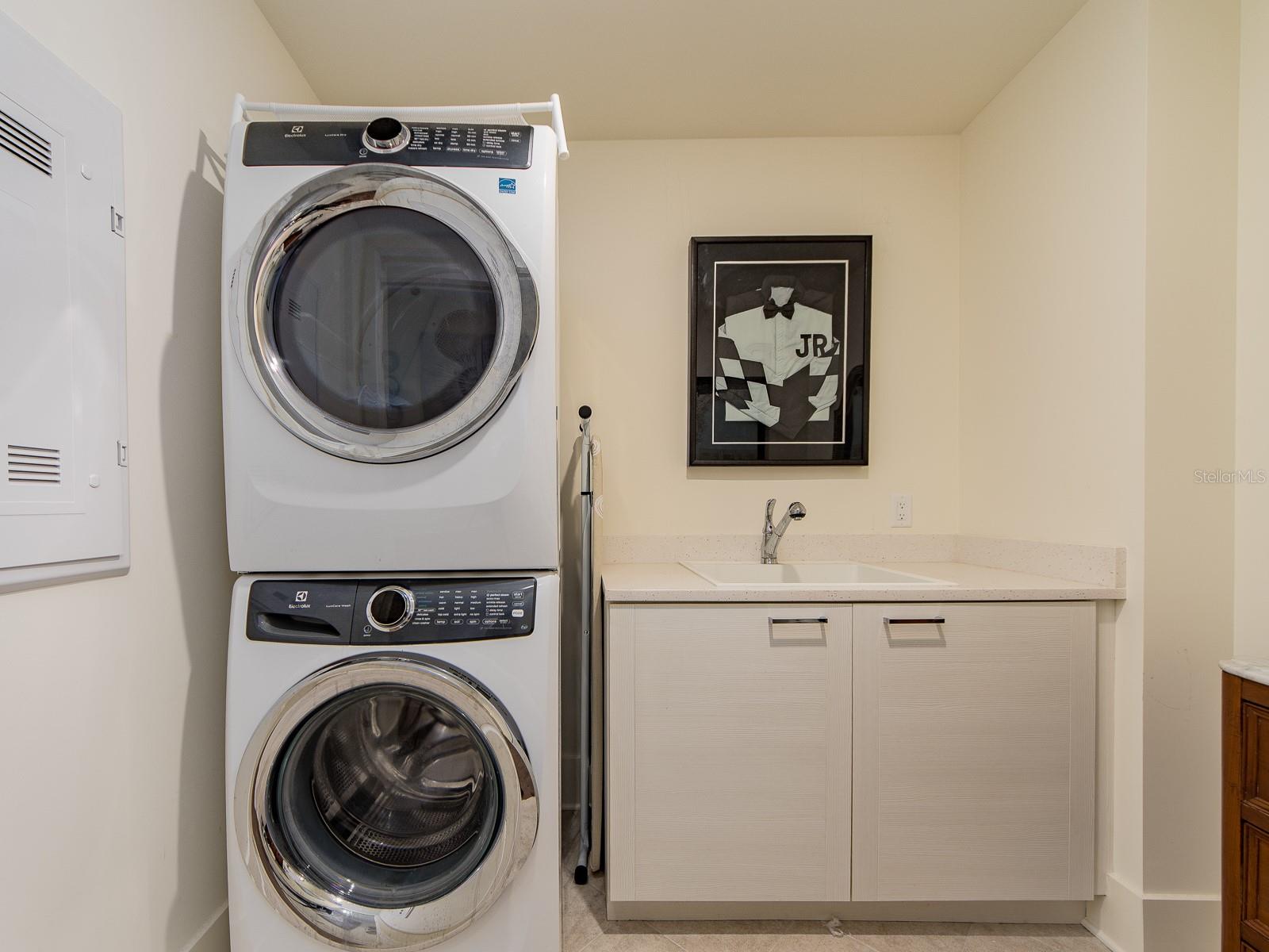 RESIDENCES AT BELLEVIEW PLACE CONDO - Residential