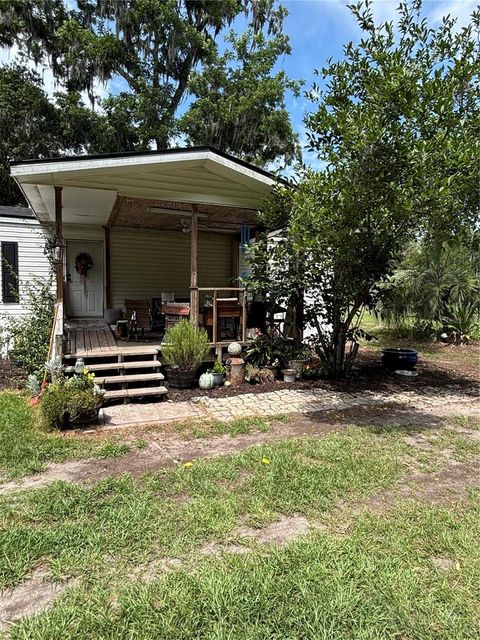 Photo of 18520 N Highway 329, Reddick, FL 32686 (MLS # OM702233)