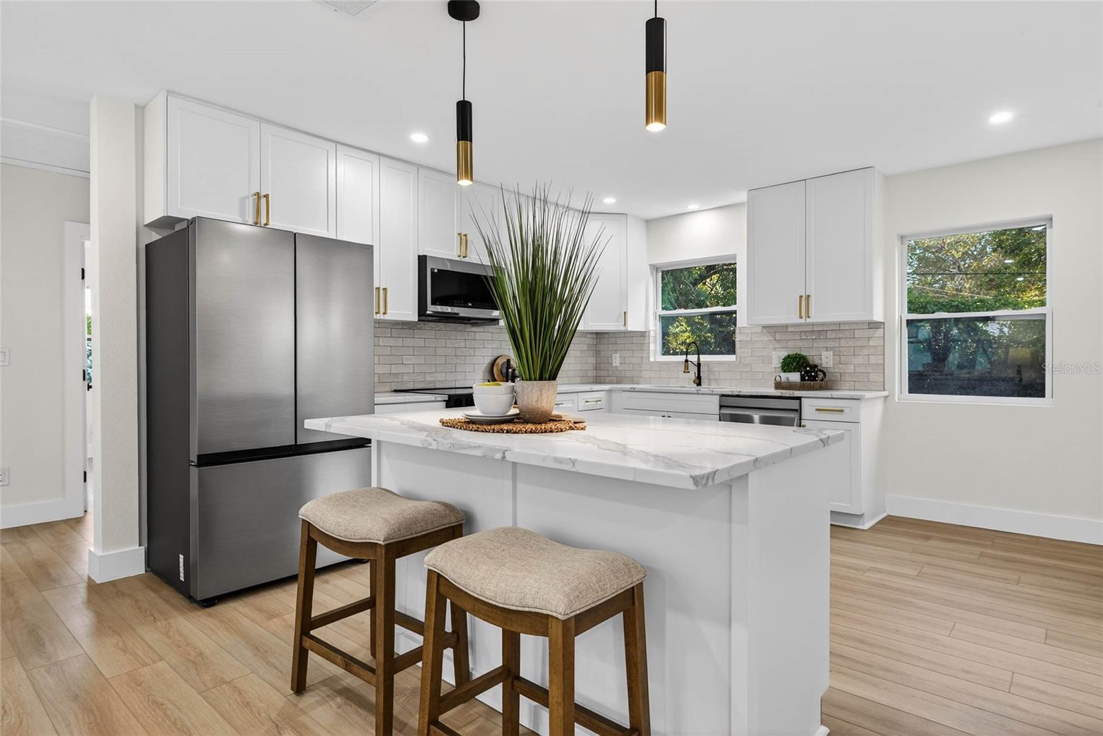 SIRMONS ESTATES - Residential