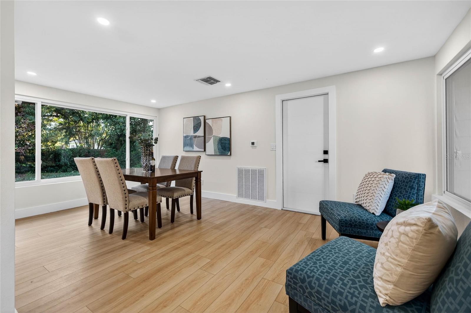 SIRMONS ESTATES - Residential