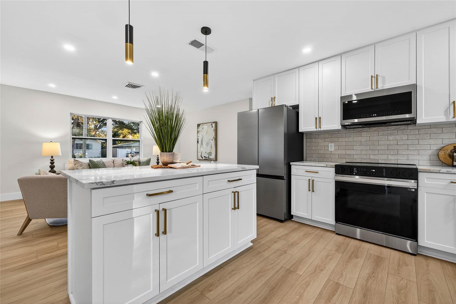 SIRMONS ESTATES - Residential