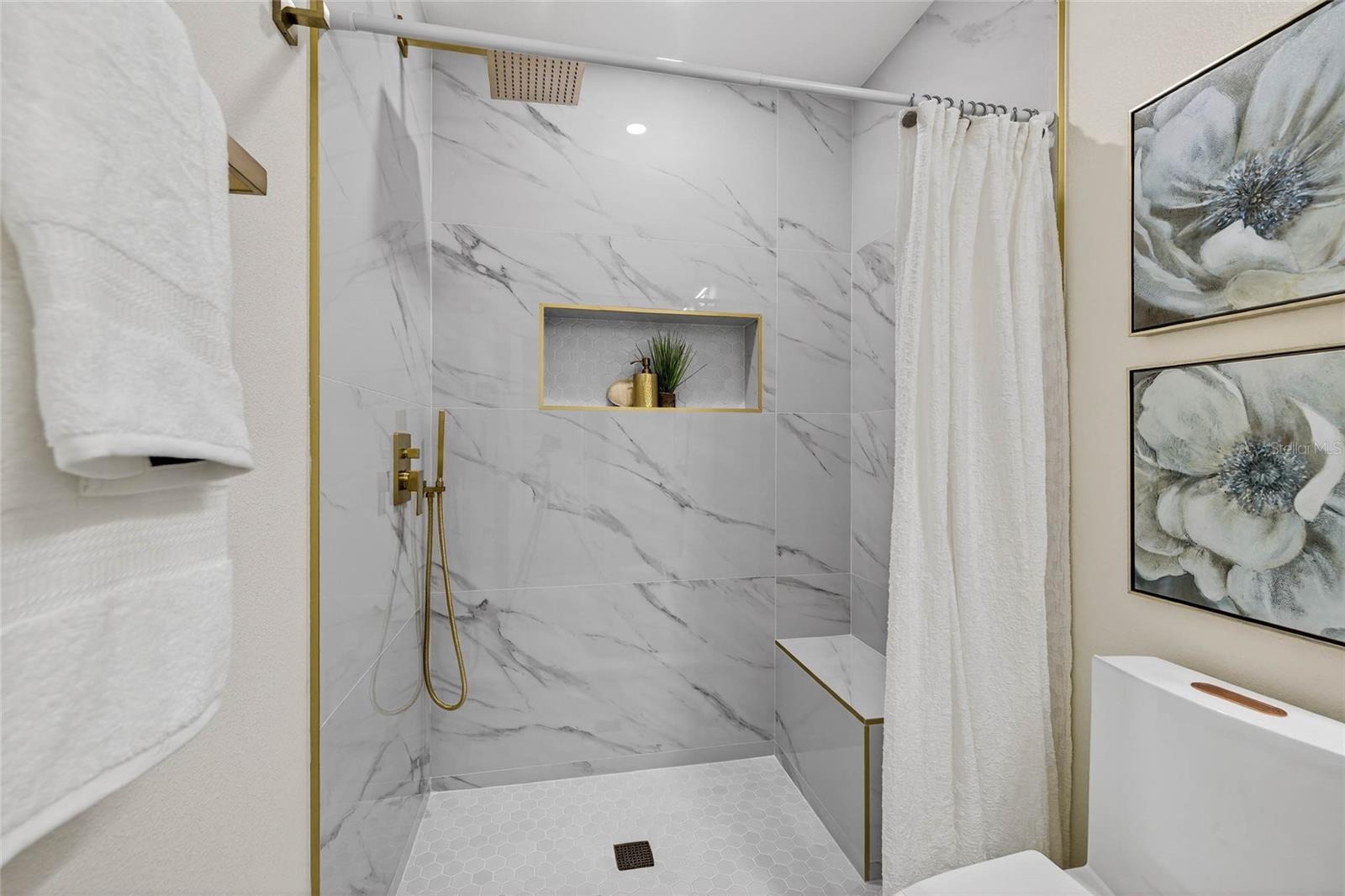 SIRMONS ESTATES - Residential