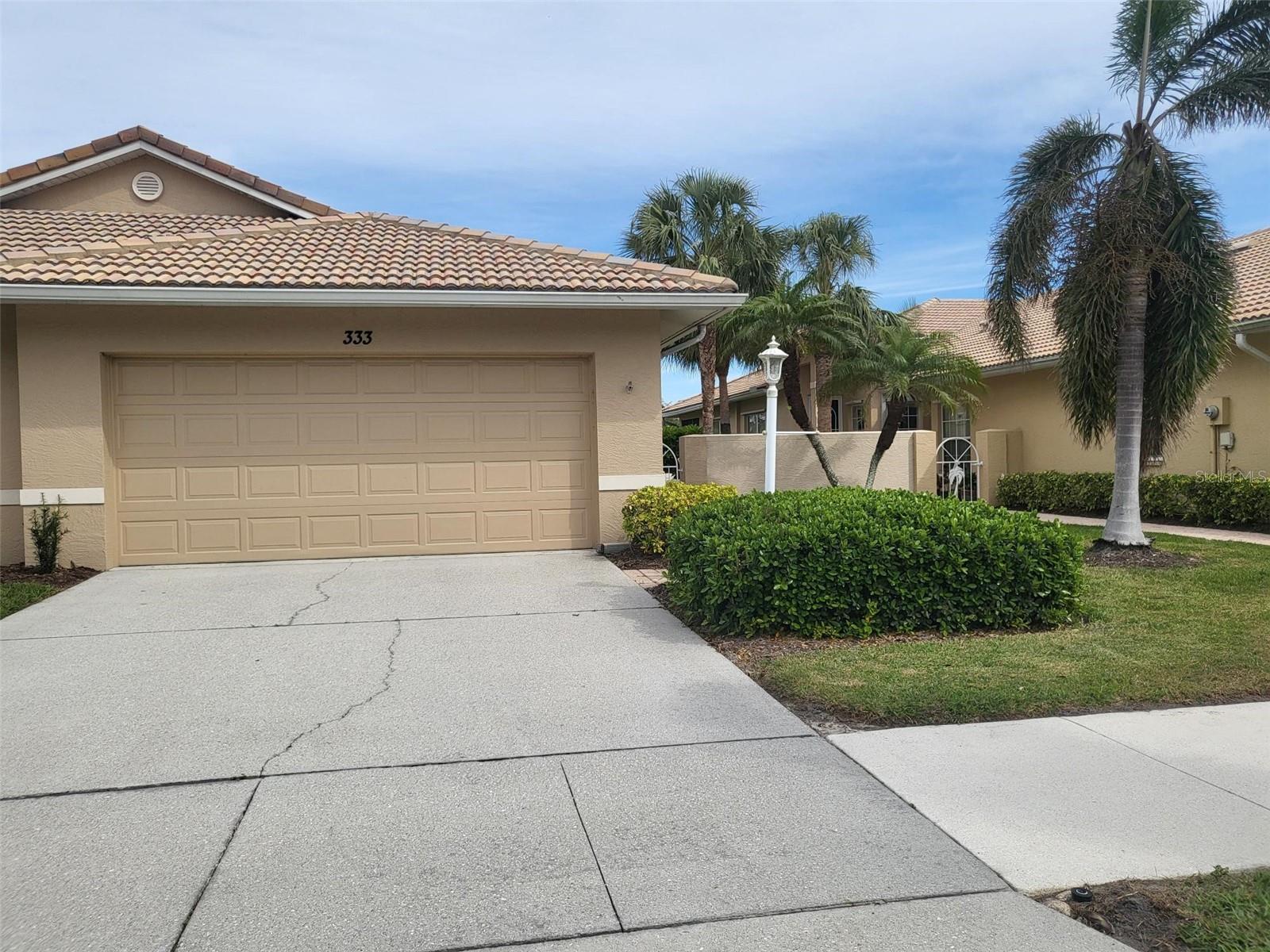 Great location in Venice, only 3 miles to down town and Venice beach. Furnished and available now. This is a great location and convenient to everything. Super friendly neighborhood. Owners are open to lease terms.
Across the street is Moose Lodge, American Legion, several restaurants. Publix is in the Venice Commons shopping center less than a quarter mile away!
Heated and cooled community pool with small clubhouse with gym equipment. Very social neighbors with community pot luck dinners at the clubhouse monthly. Only 76 Villas in this community. A true gem in Venice!