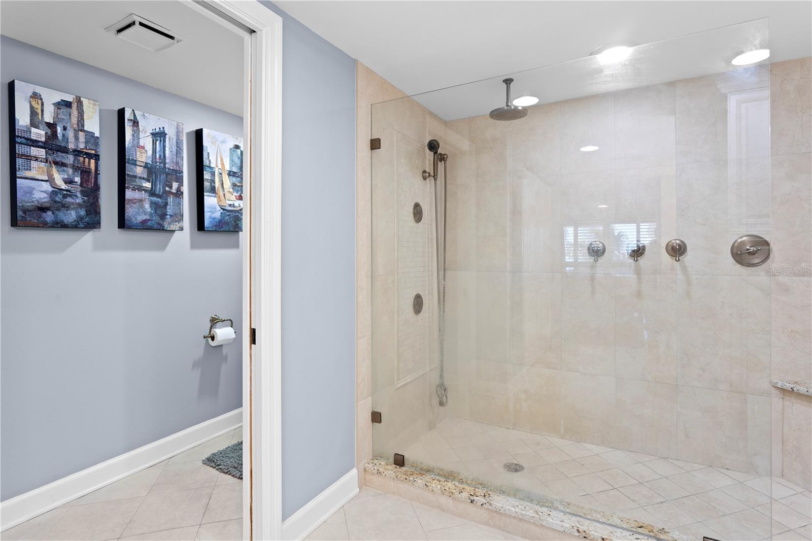 MONTE CARLO TOWERS A CONDOMINI - Residential