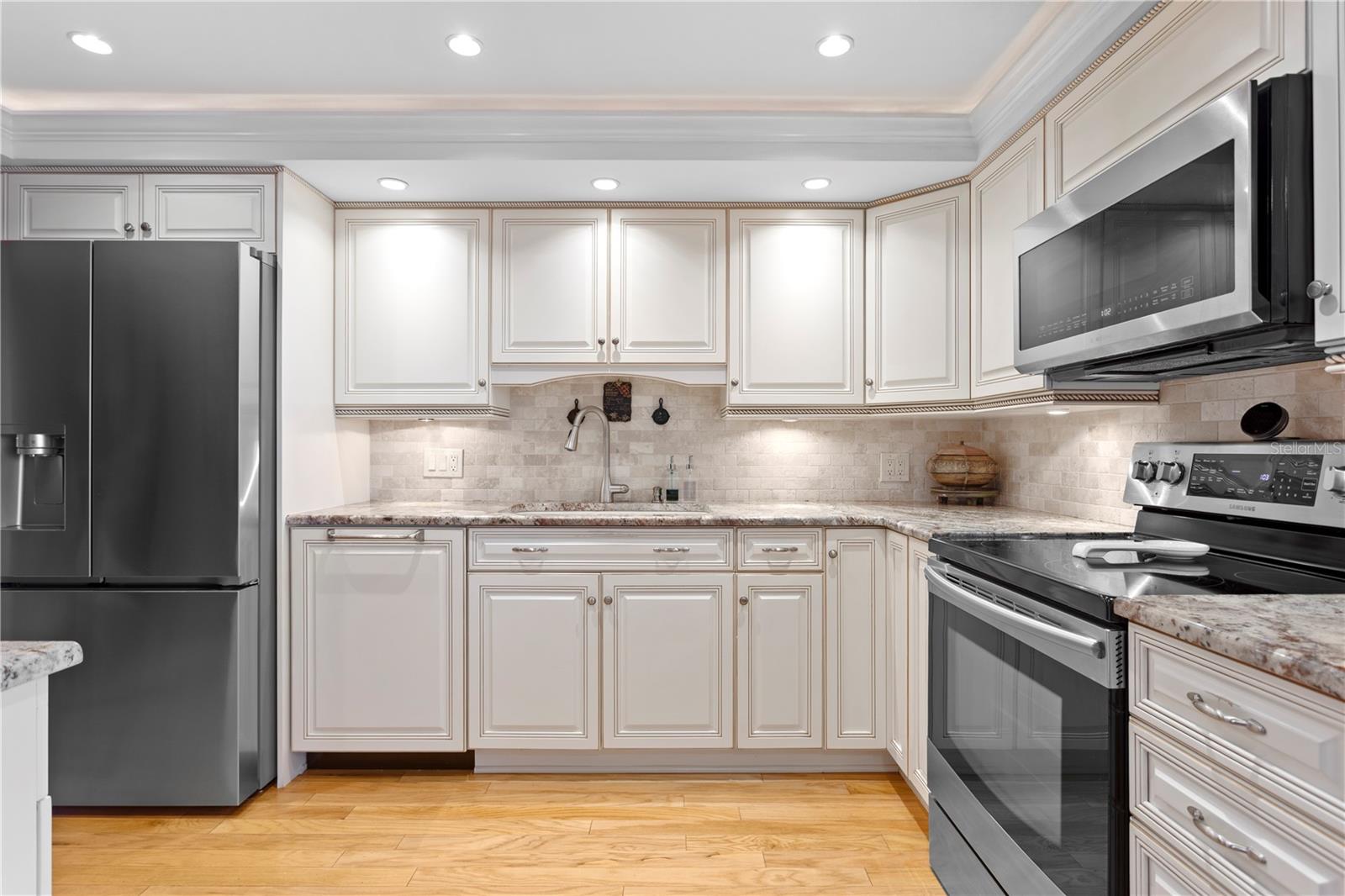 MONTE CARLO TOWERS A CONDOMINI - Residential