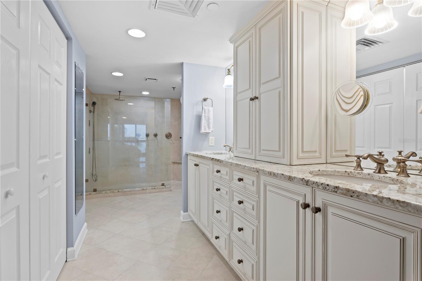 MONTE CARLO TOWERS A CONDOMINI - Residential