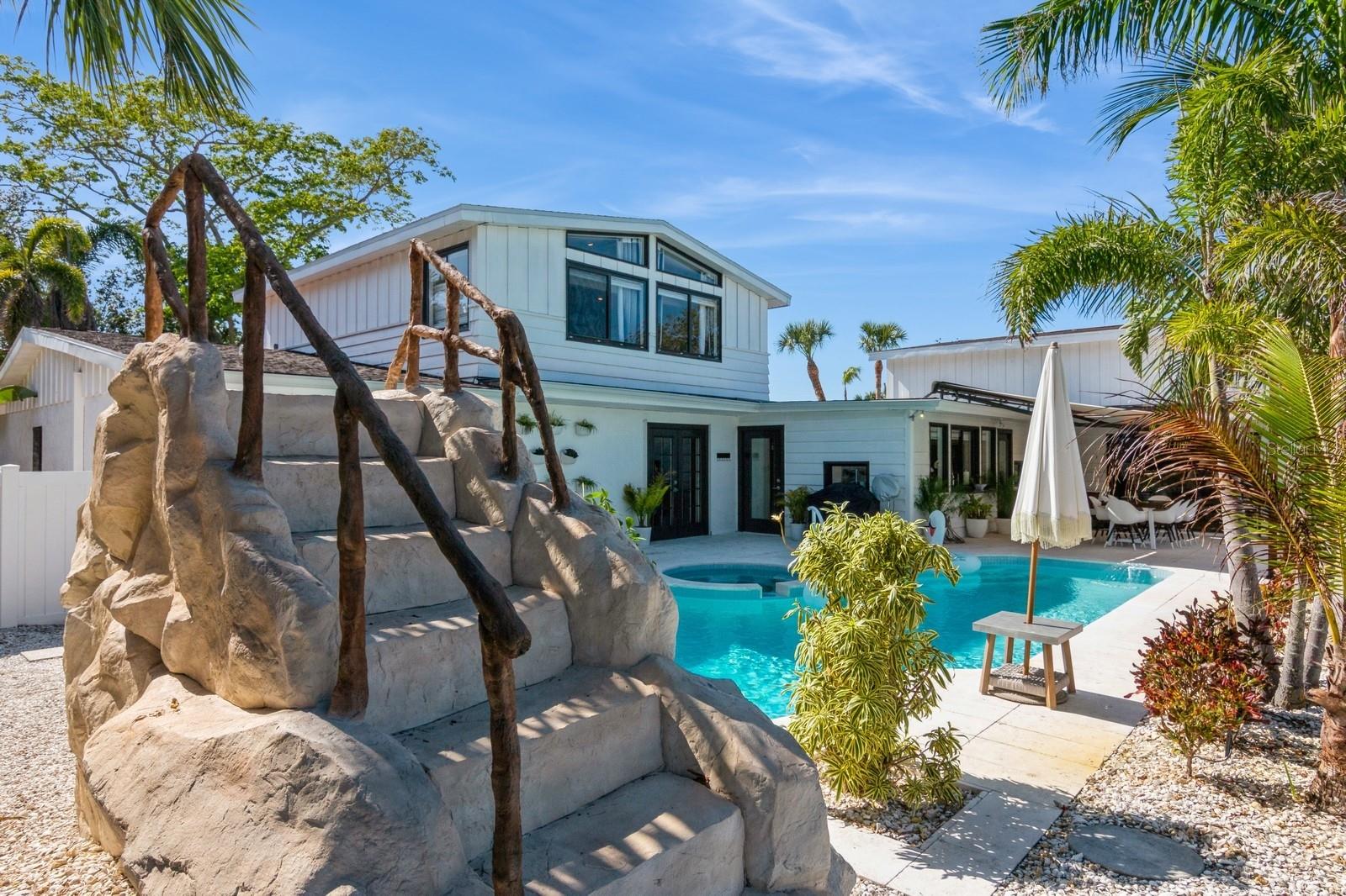 SIESTA ISLES - Residential