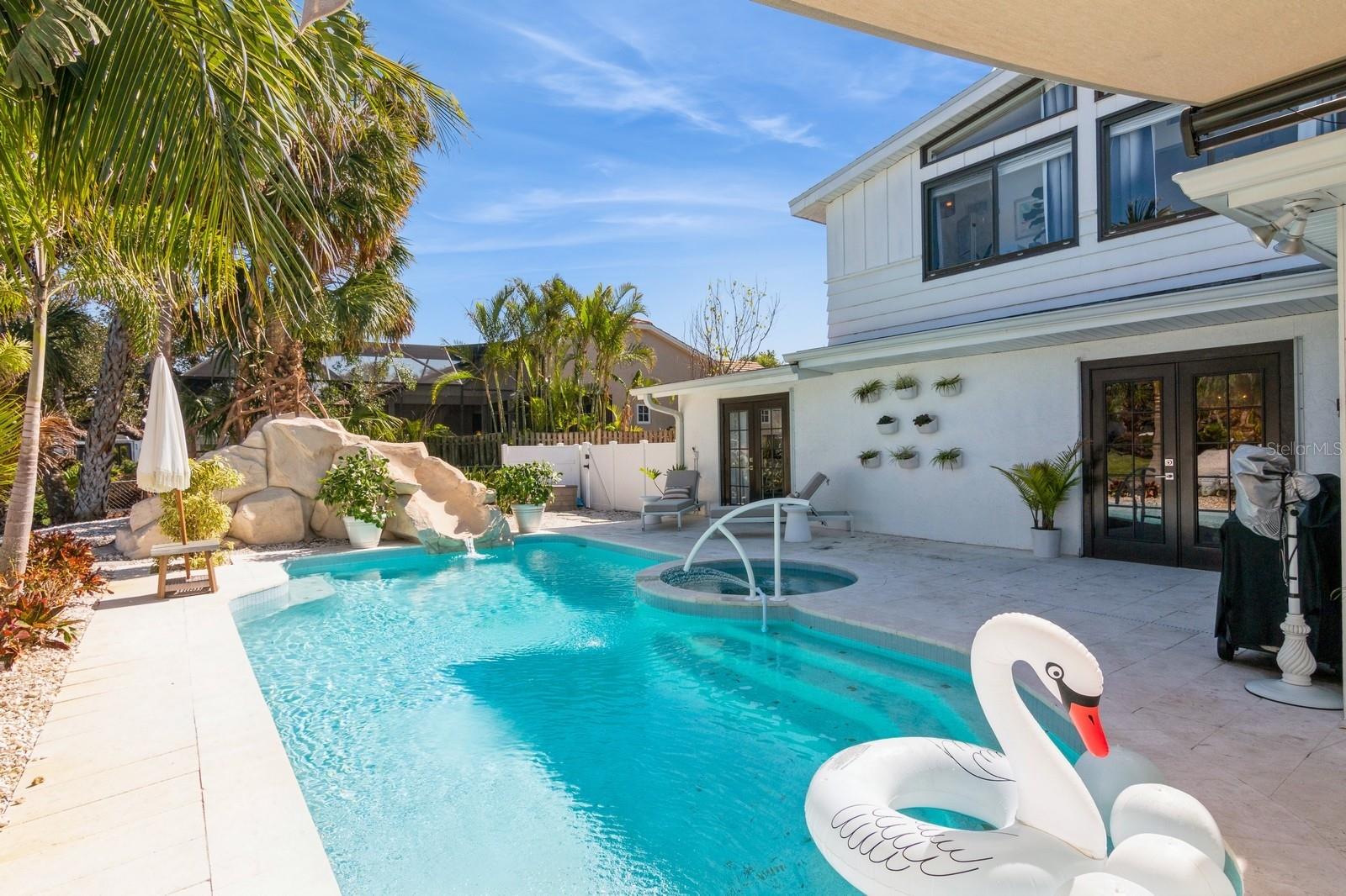 SIESTA ISLES - Residential