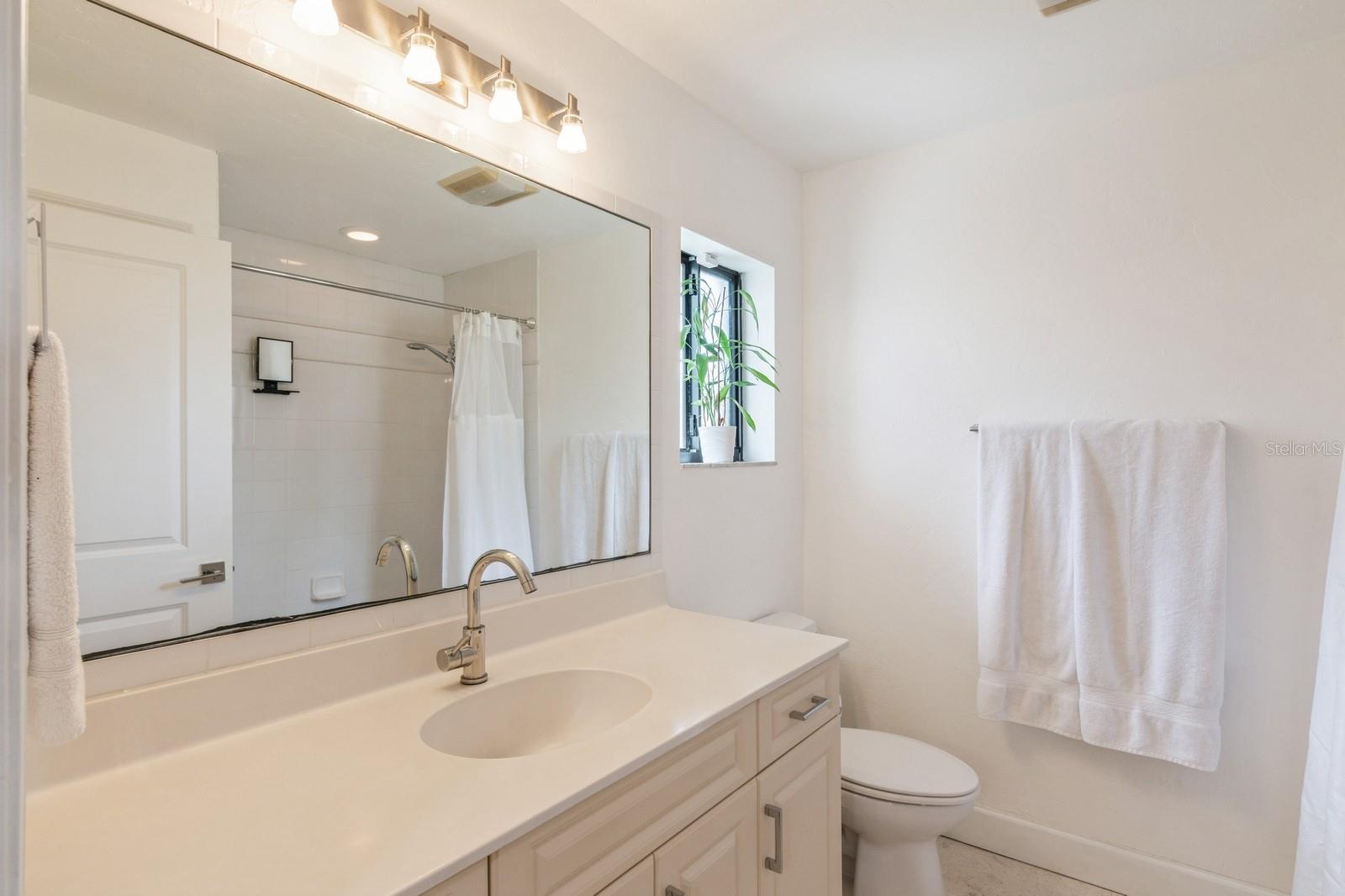 SIESTA ISLES - Residential