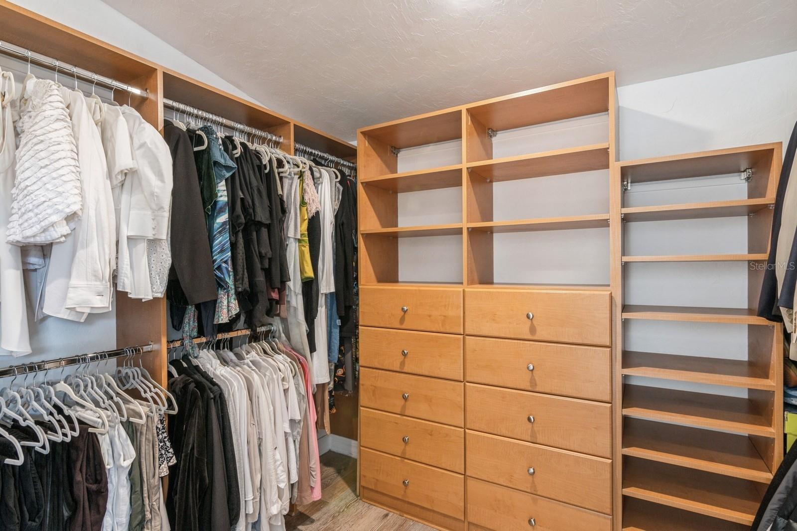 SIESTA ISLES - Residential