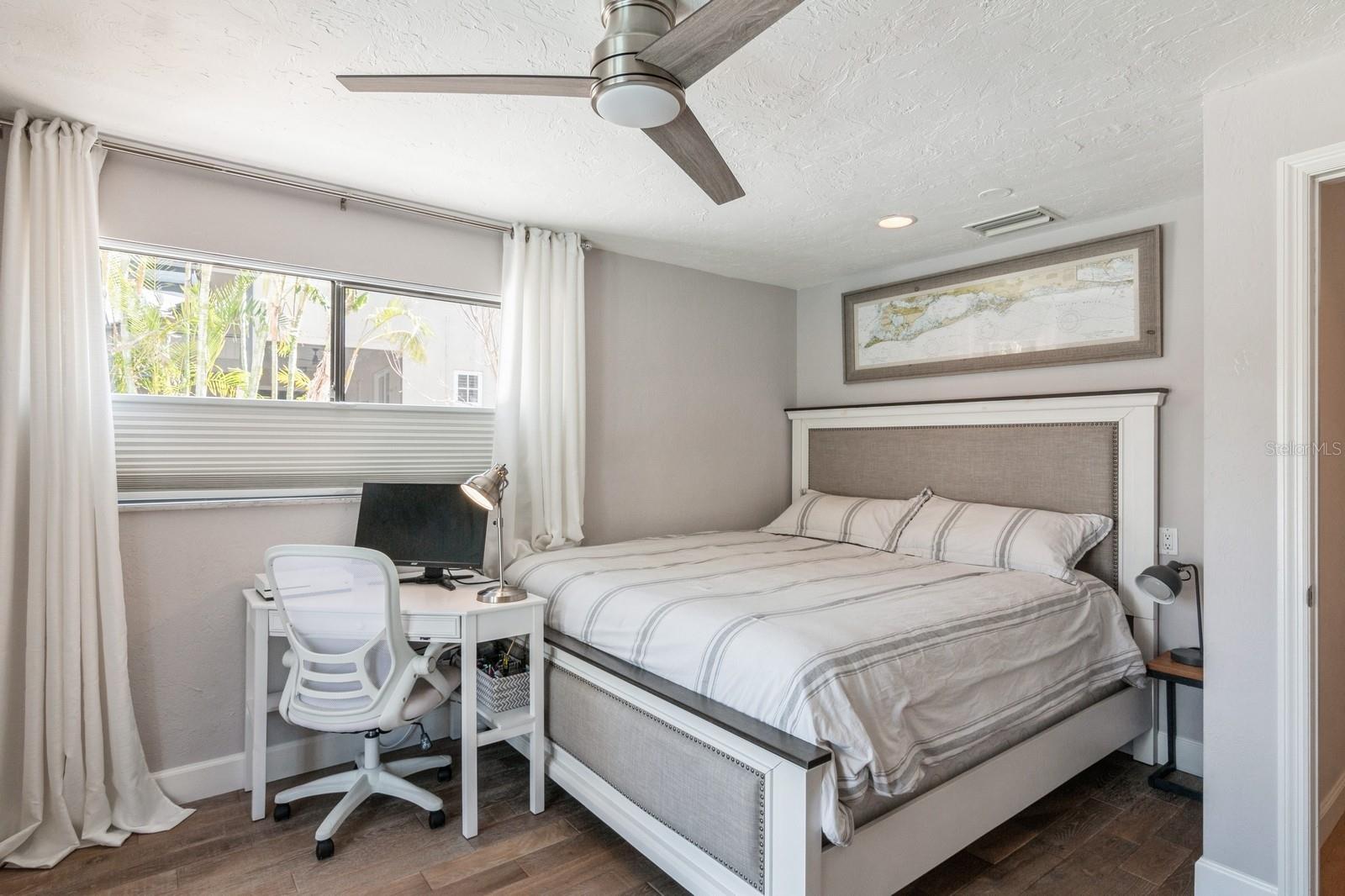 SIESTA ISLES - Residential