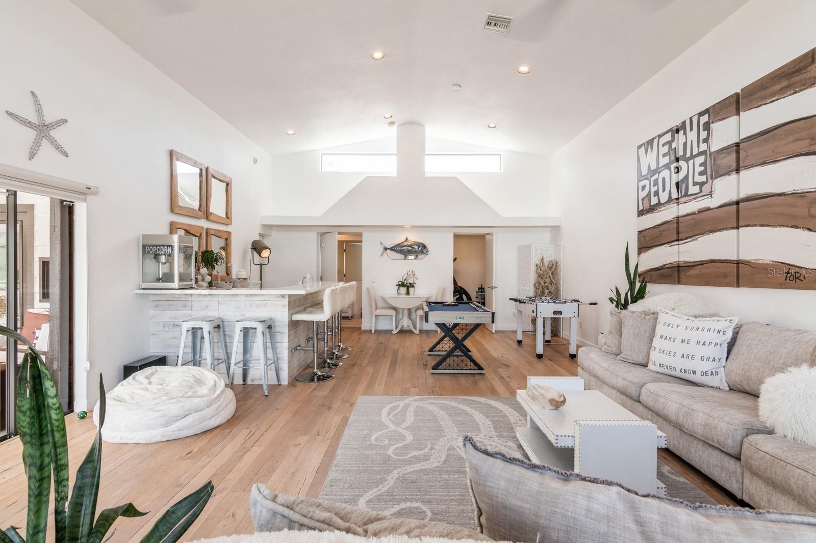 SIESTA ISLES - Residential