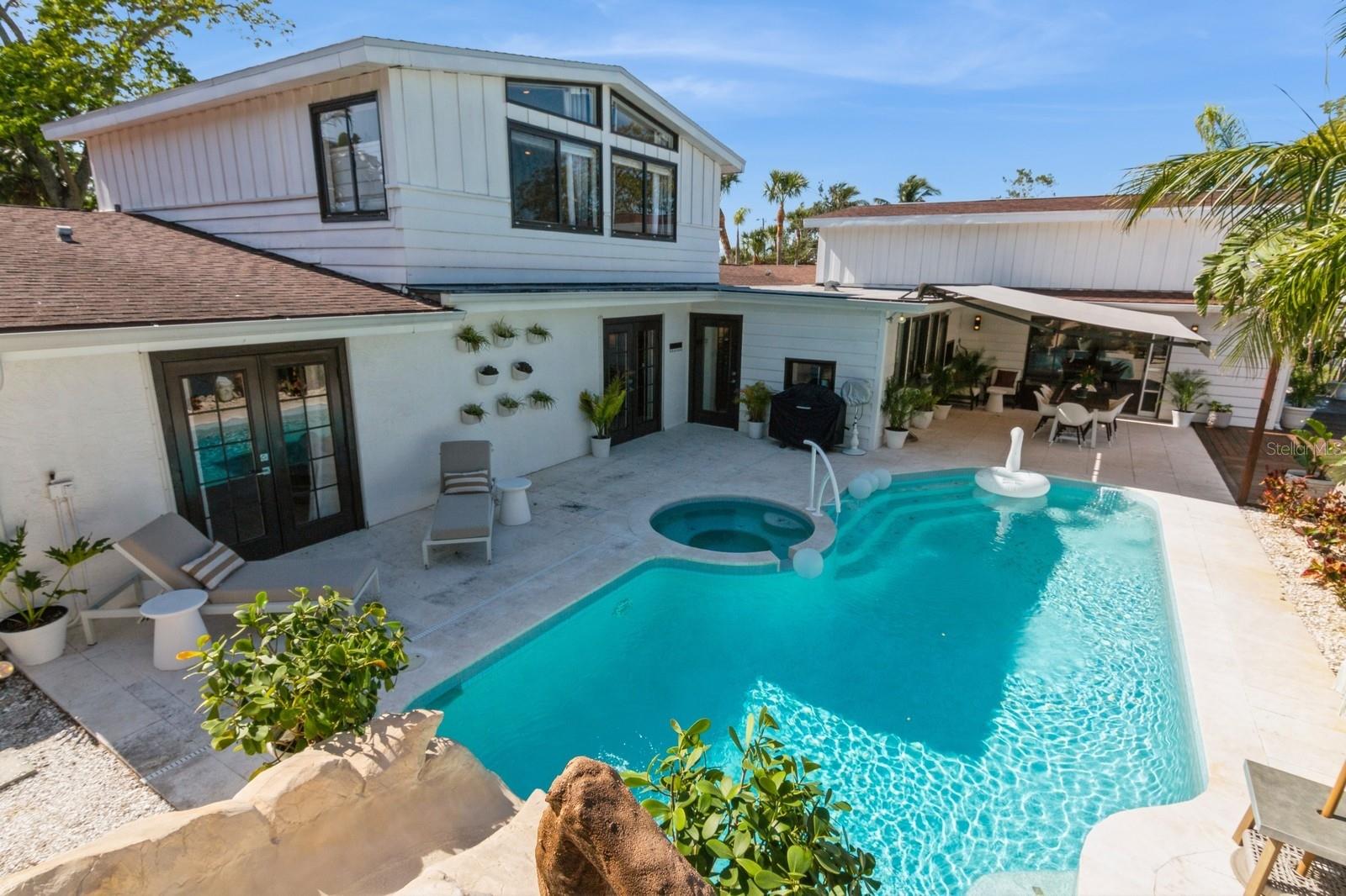 SIESTA ISLES - Residential