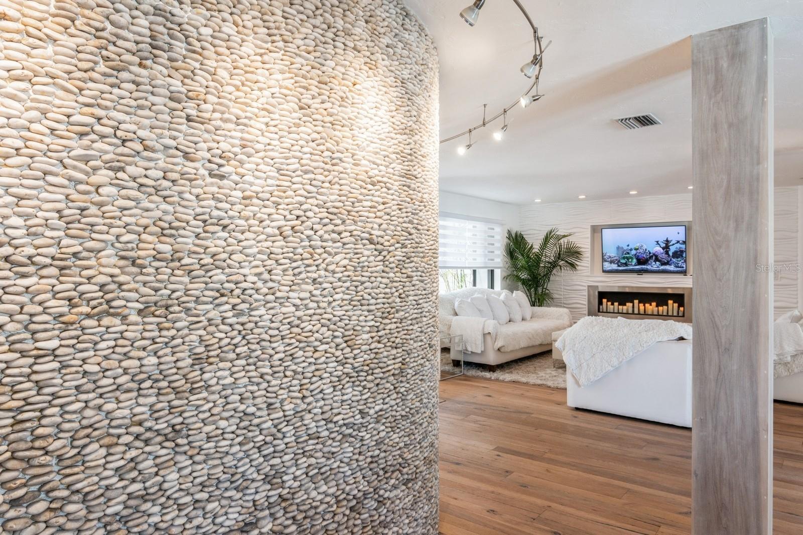 SIESTA ISLES - Residential