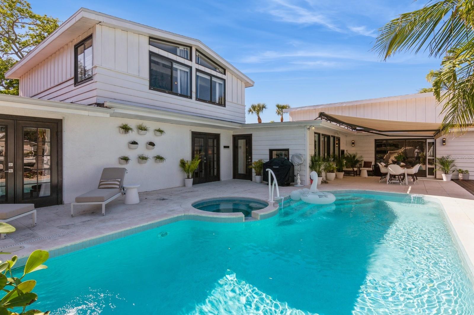 SIESTA ISLES - Residential