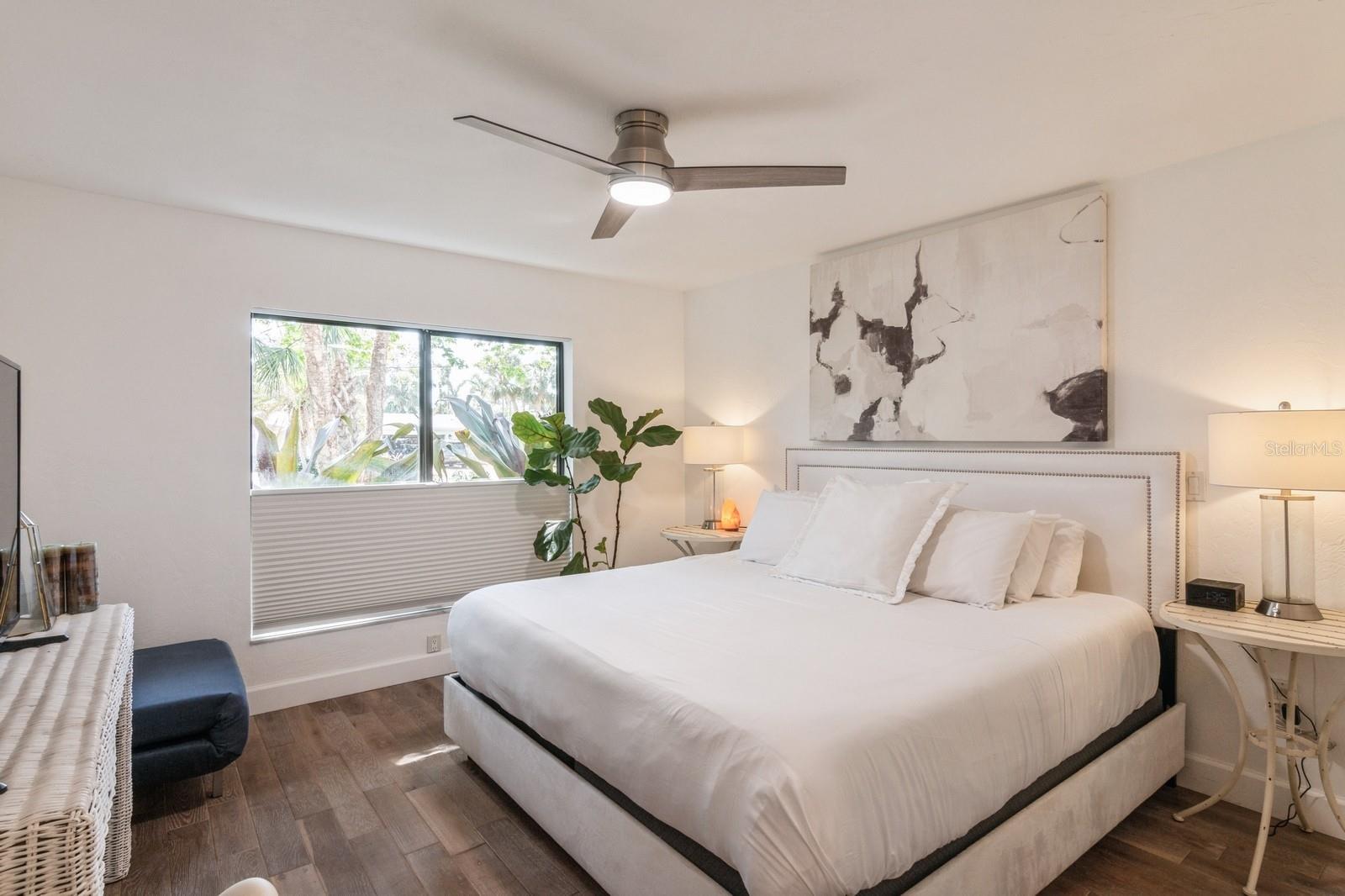 SIESTA ISLES - Residential