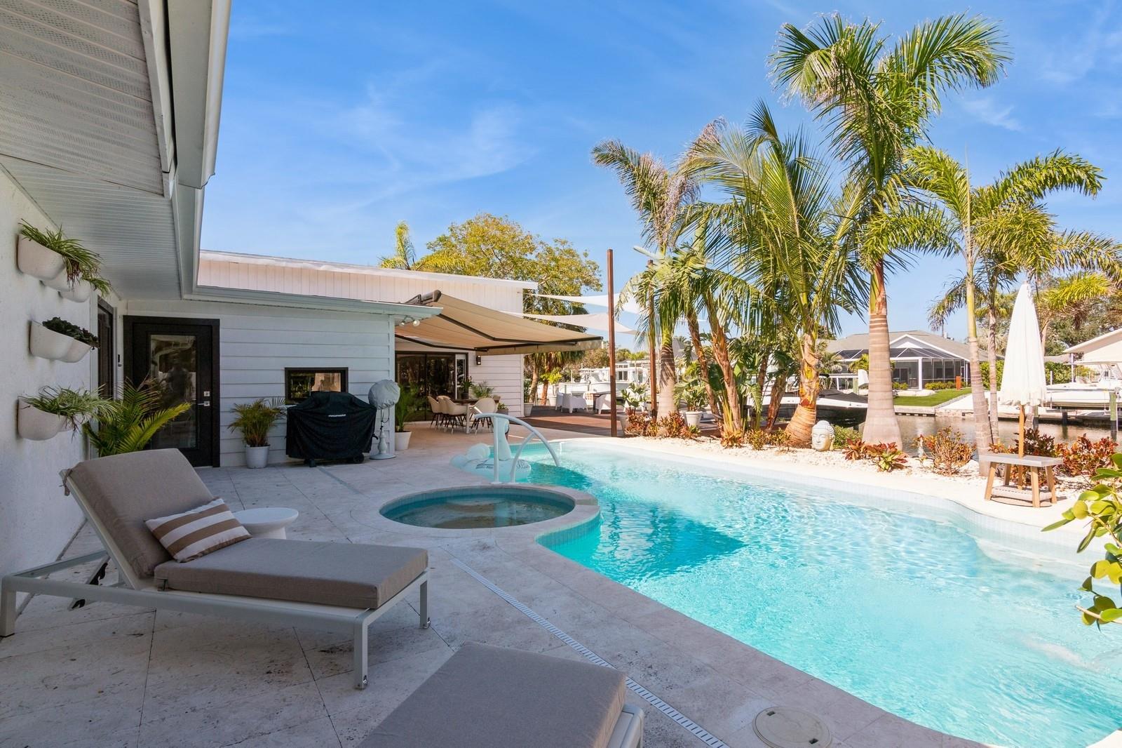 SIESTA ISLES - Residential