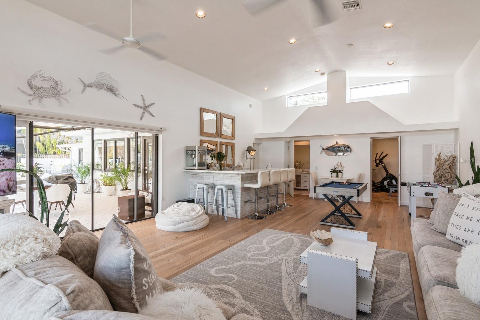 SIESTA ISLES - Residential