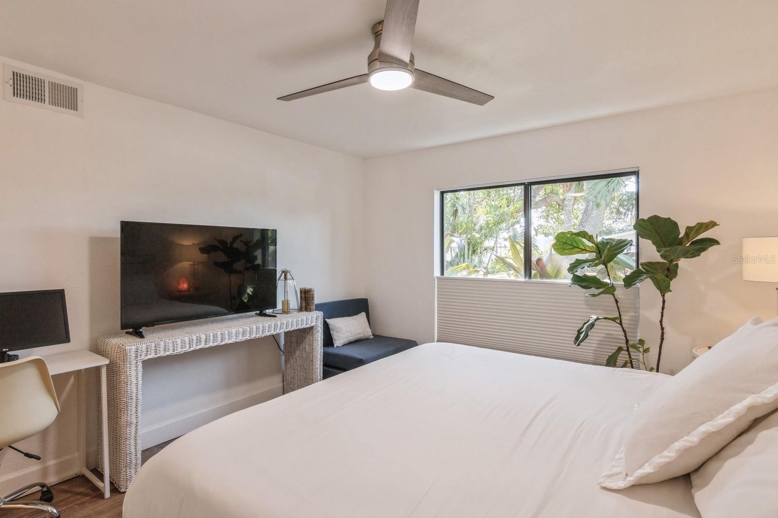 SIESTA ISLES - Residential