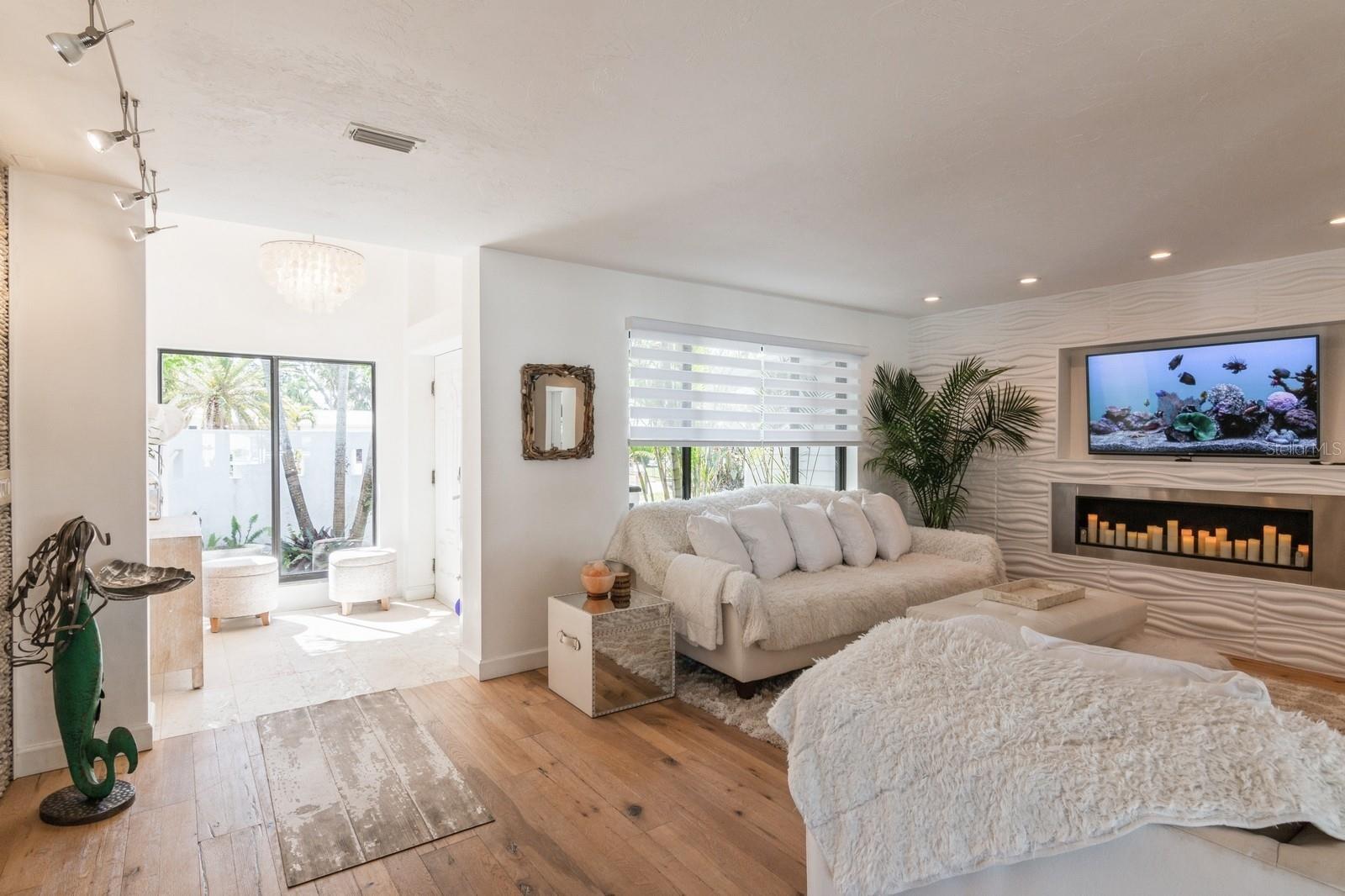 SIESTA ISLES - Residential