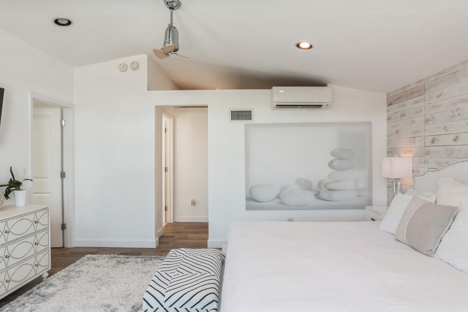 SIESTA ISLES - Residential