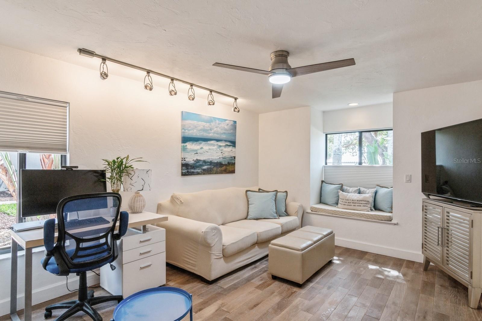 SIESTA ISLES - Residential