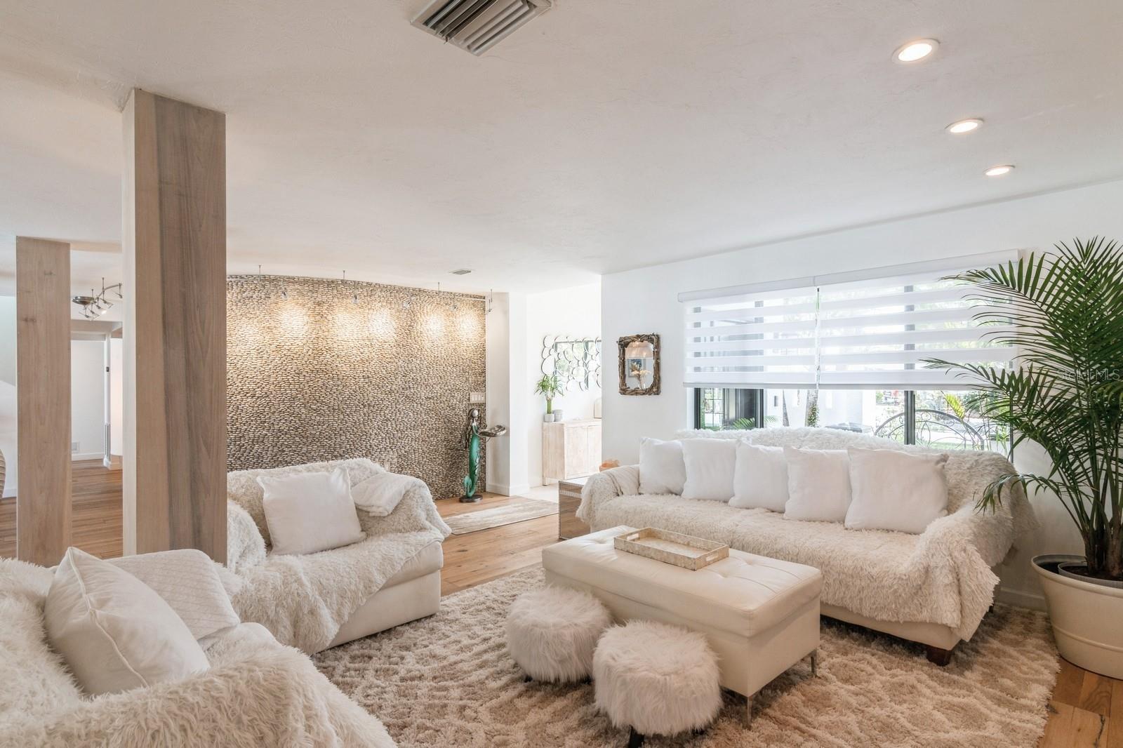 SIESTA ISLES - Residential