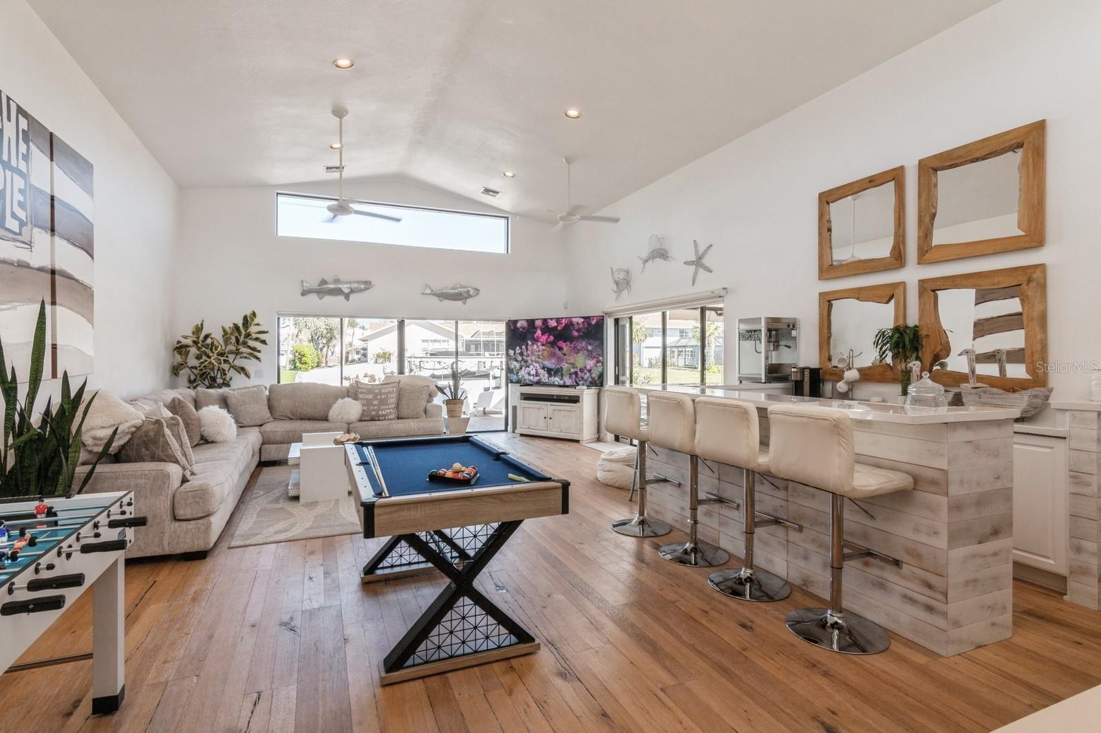 SIESTA ISLES - Residential