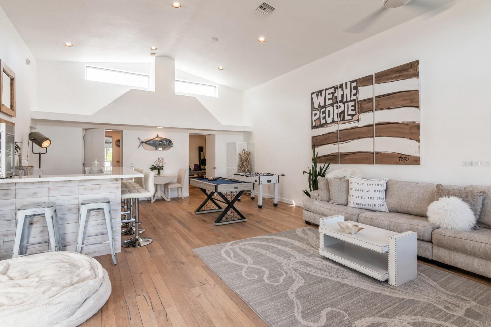 SIESTA ISLES - Residential