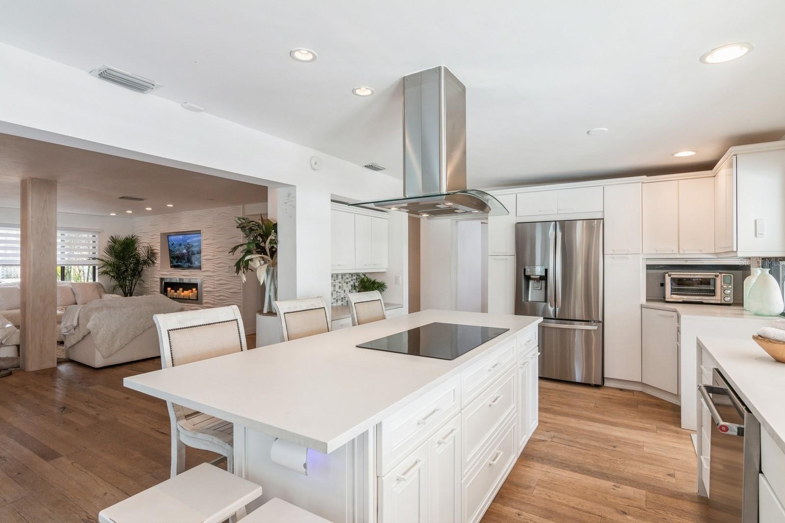 SIESTA ISLES - Residential