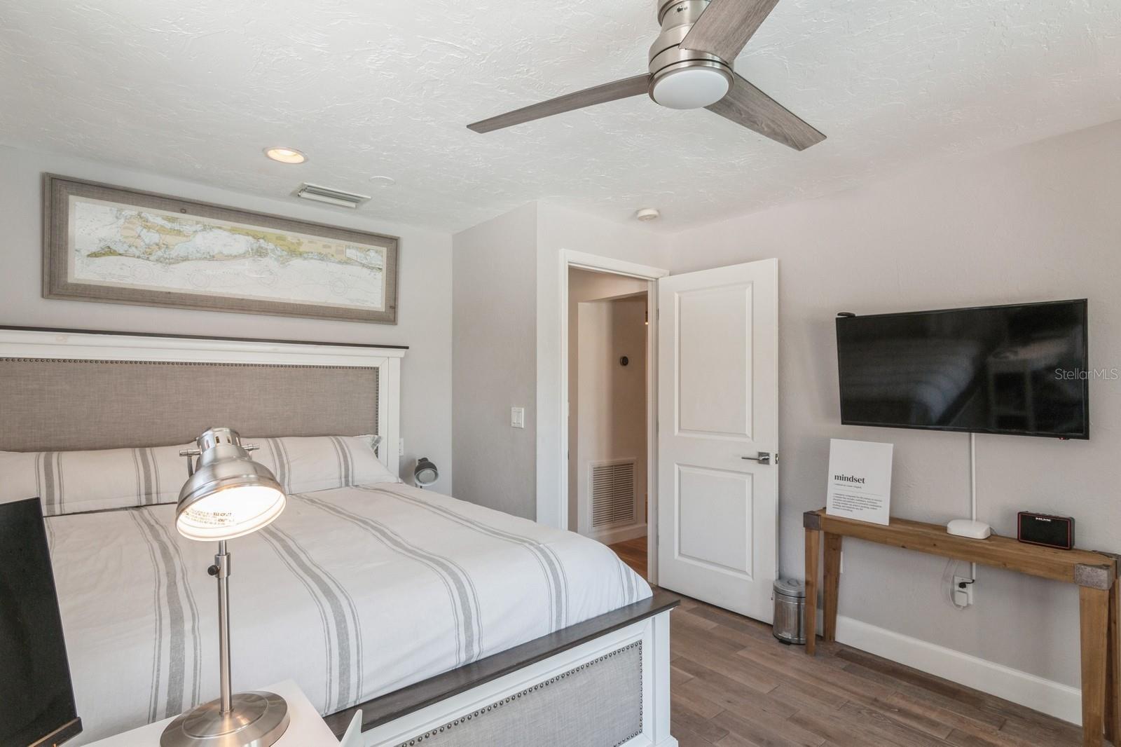 SIESTA ISLES - Residential