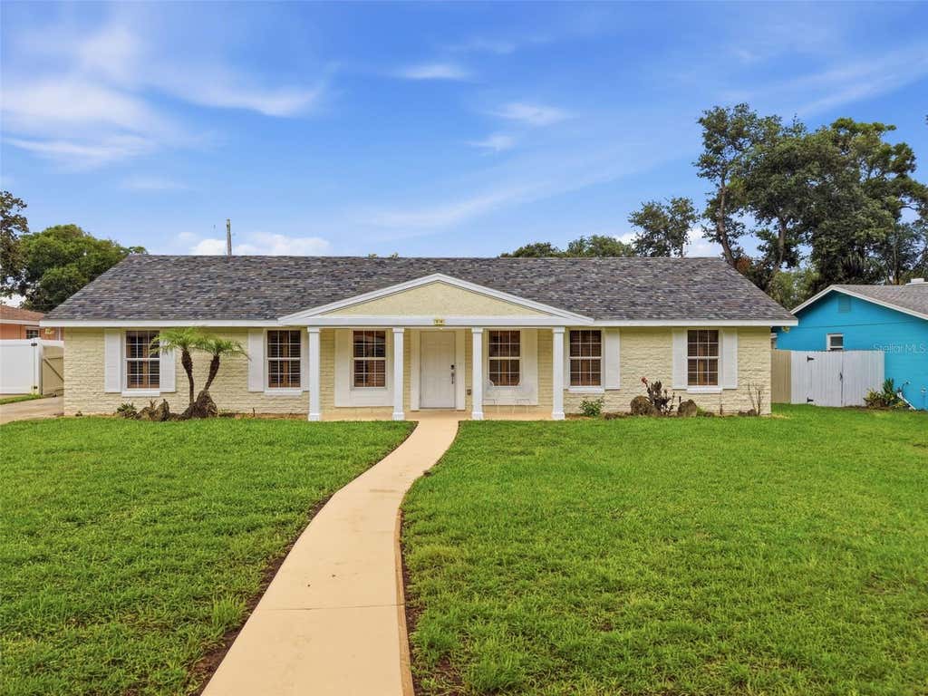 Photo of 59 Crestwood Circle, Ormond Beach, FL 32174 (MLS # O6423669)