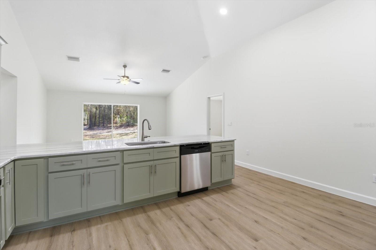 ROYAL HIGHLANDS - Residential