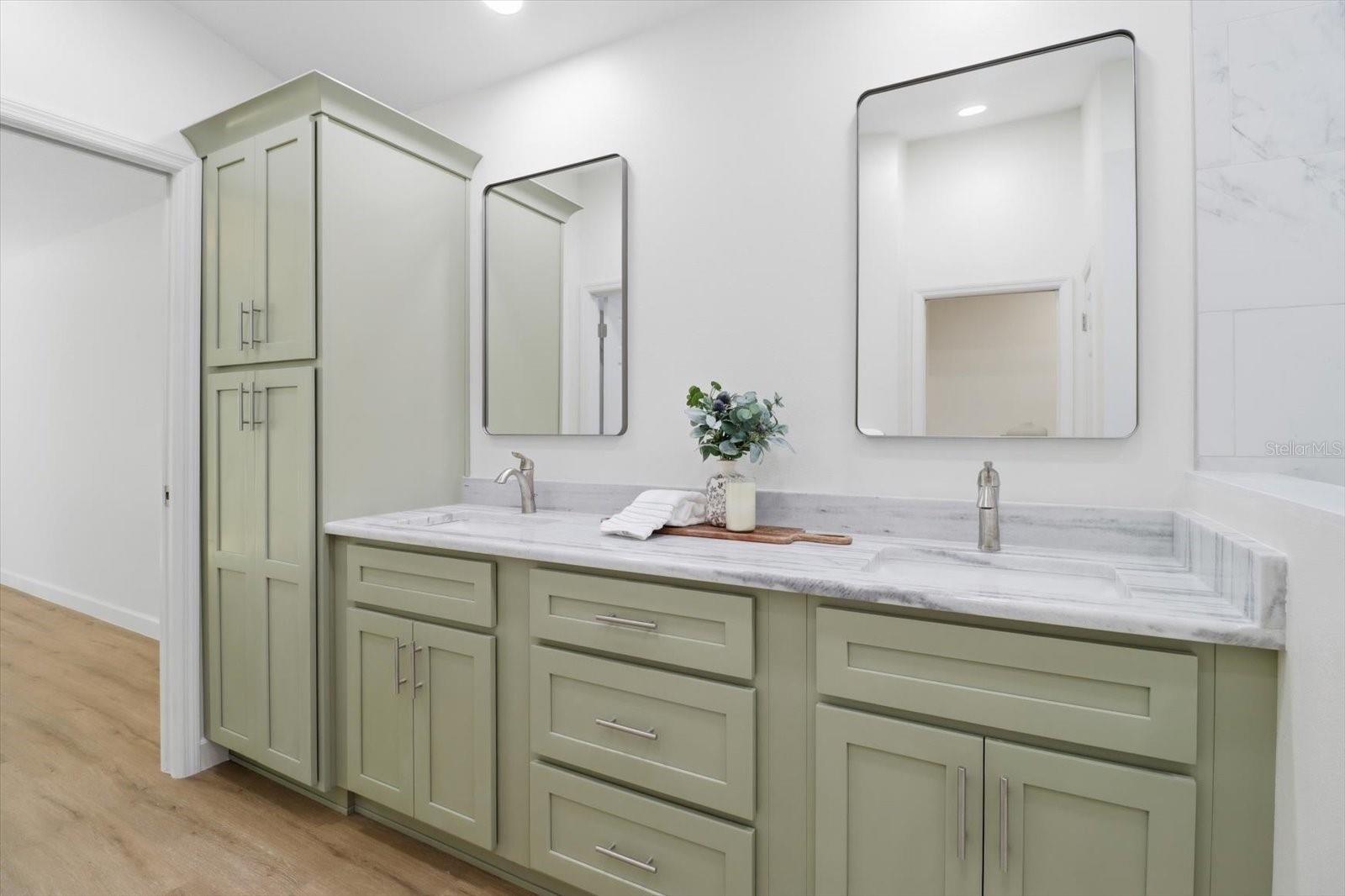 ROYAL HIGHLANDS - Residential