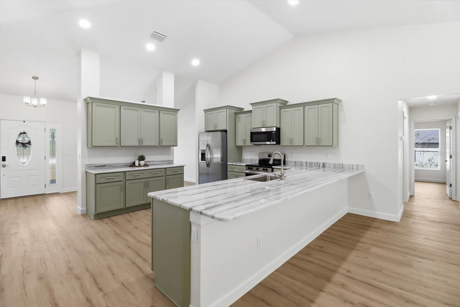 ROYAL HIGHLANDS - Residential