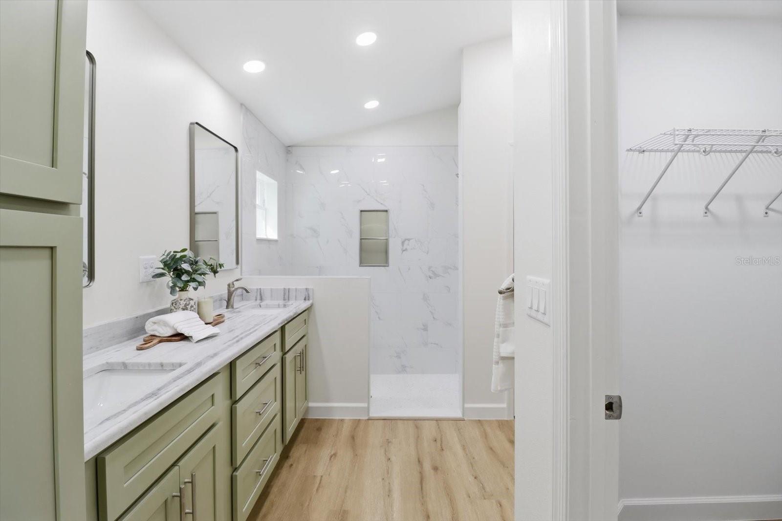 ROYAL HIGHLANDS - Residential