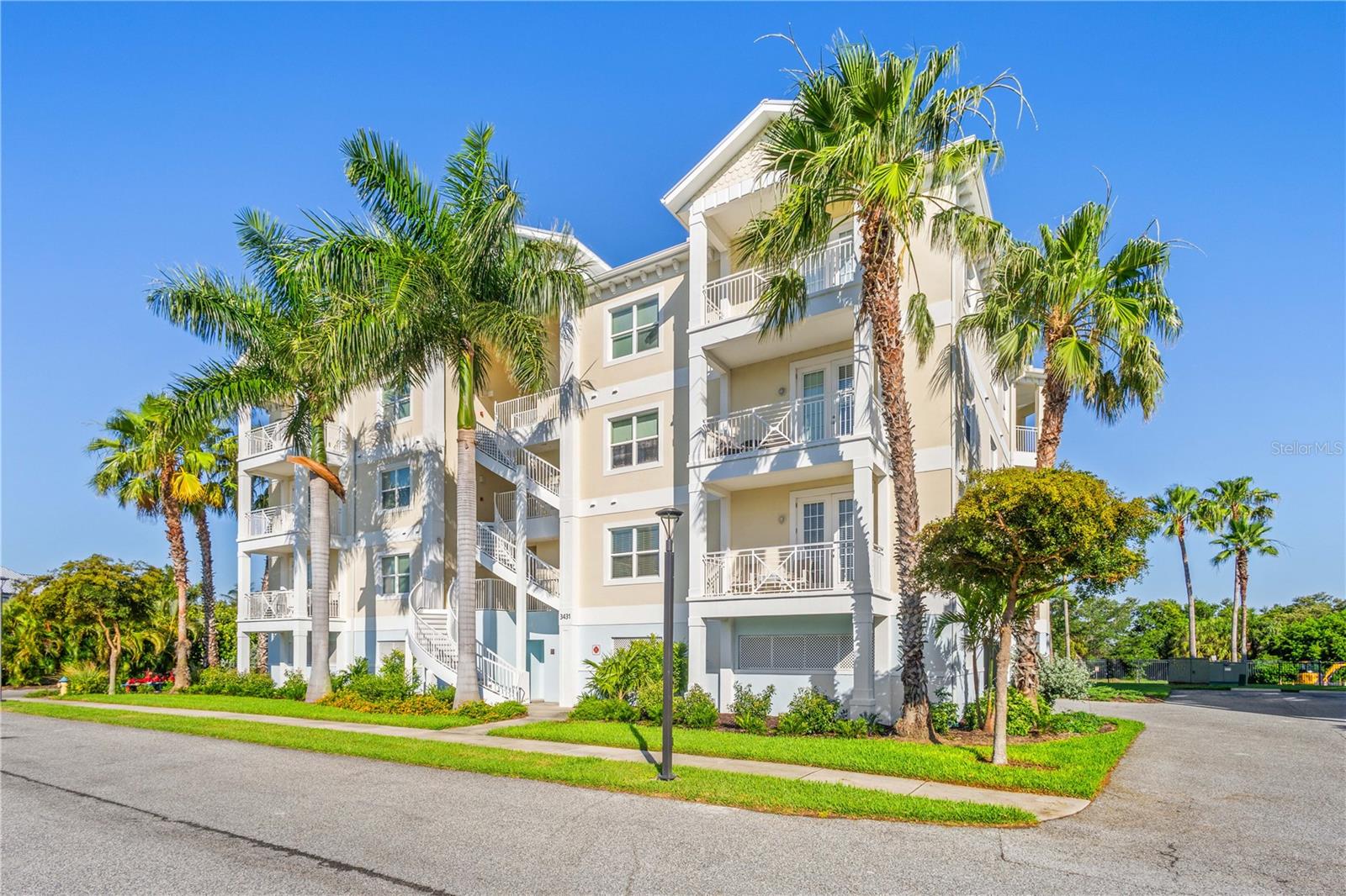 PALMA SOLA BAY CLUB PH 17B - Residential