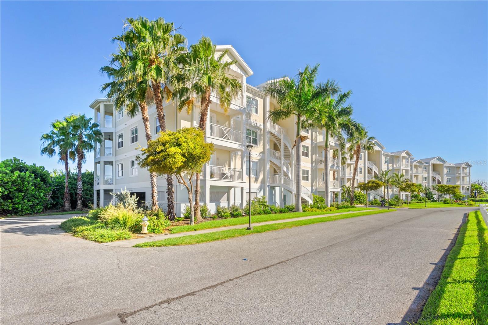 PALMA SOLA BAY CLUB PH 17B - Residential