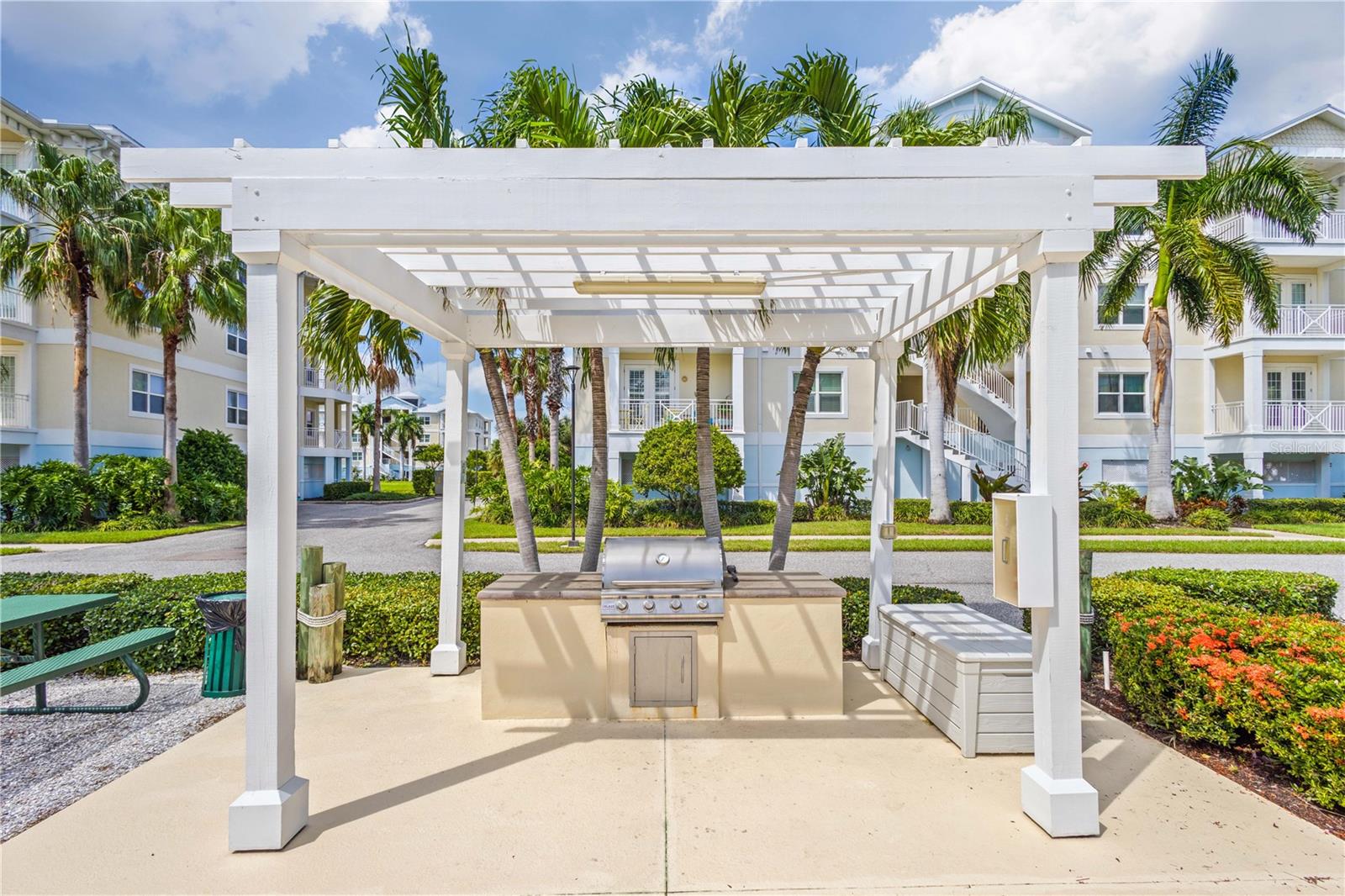 PALMA SOLA BAY CLUB PH 17B - Residential