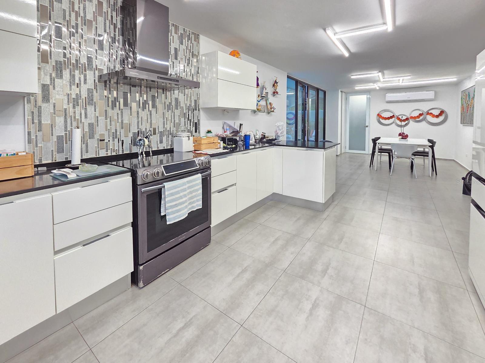 URB CAPARRA HILLS - Residential