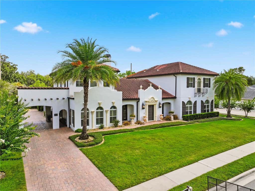 Photo of 2537 Stoneview Road, Orlando, FL 32806 (MLS # O6435770)