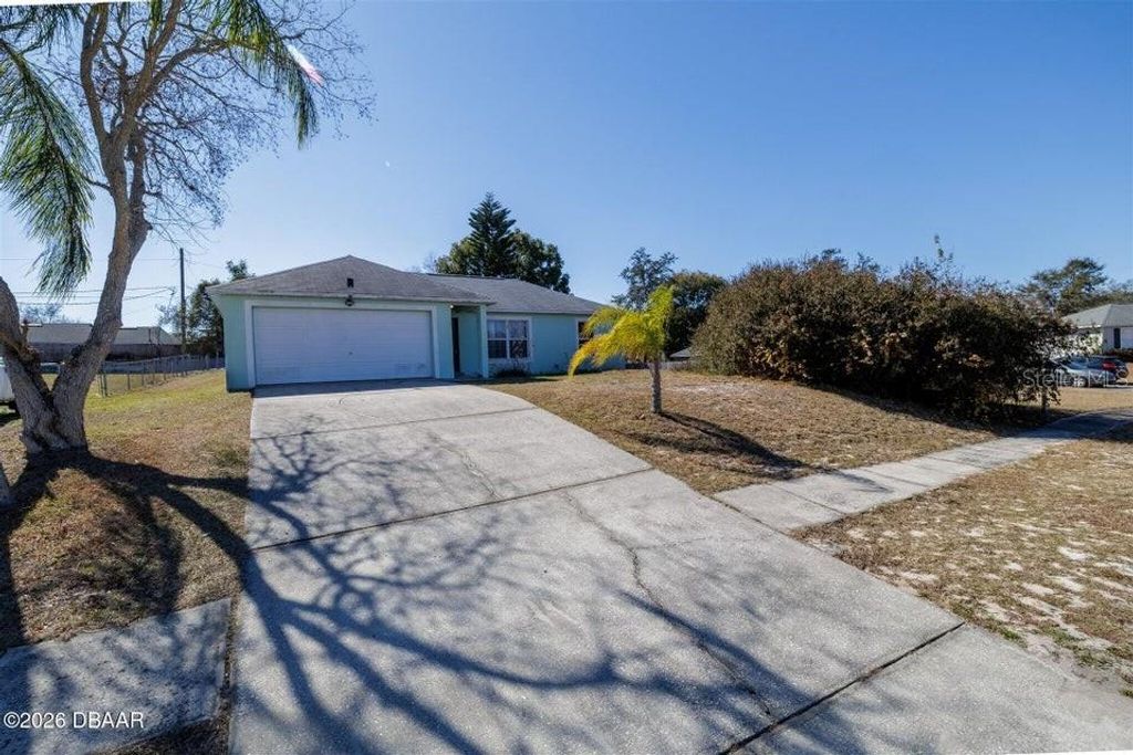 Photo of 152 Larchmont Drive, Deltona, FL 32738 (MLS # V4947150)