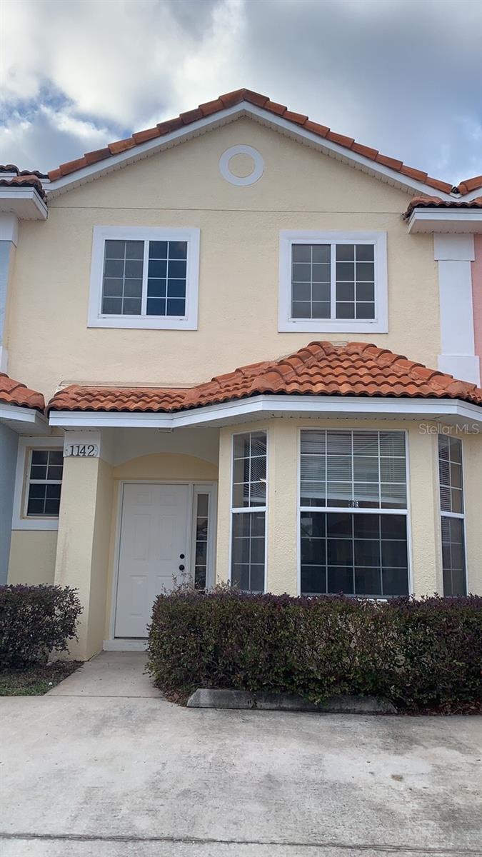 This cozy affordable 3 beds and 2.1 baths town home is ideal for your your family, relocation etc. Conveniently located at Gated community and close to all attractions and shopping, resort style clubhouse. Schedule your tour today.