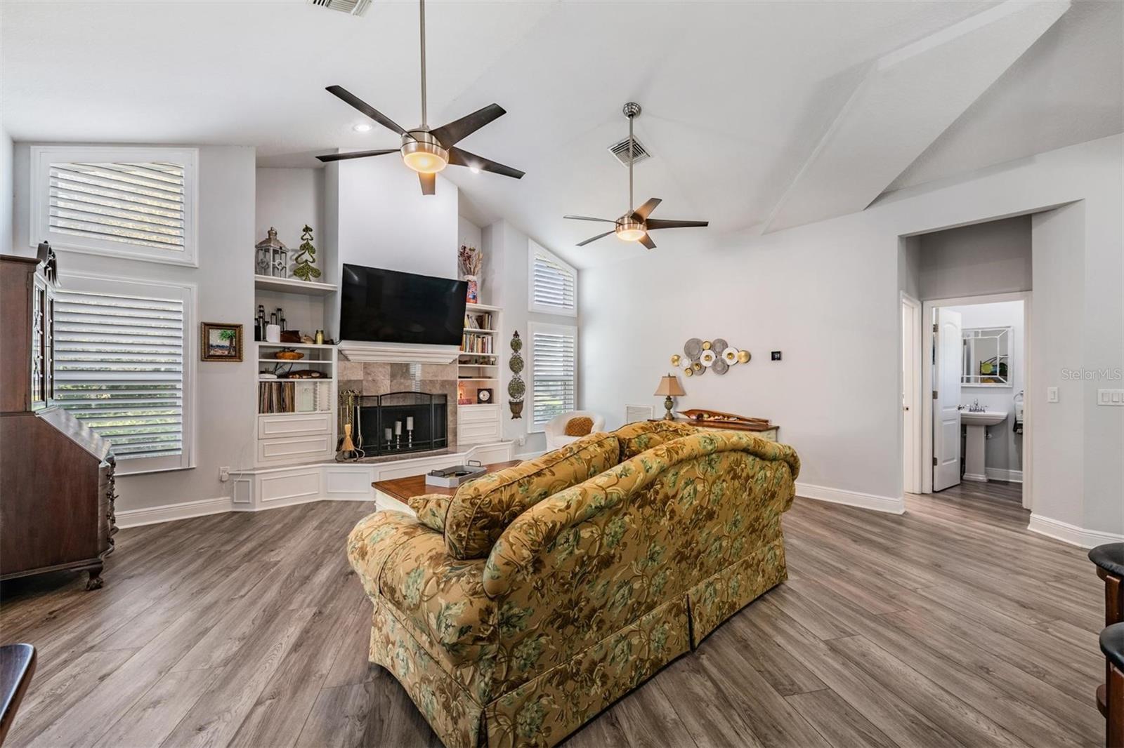 AUTUMN WOODS-UNIT II - Residential